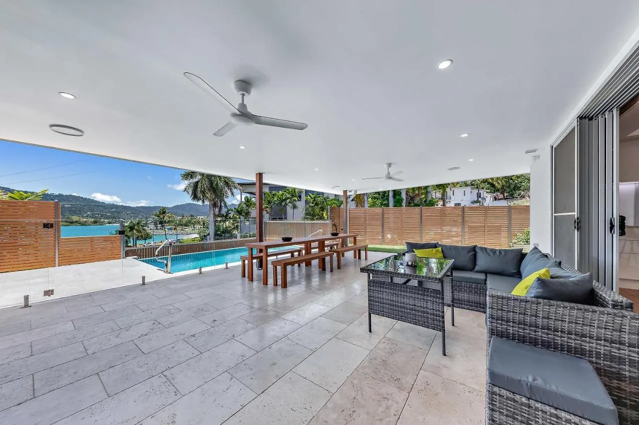 Whitsunday Living On Hillcrest Villa Airlie Beach Australia