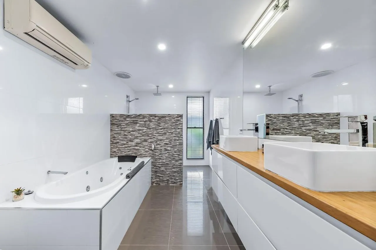 Holiday home Whitsunday Living On Hillcrest Villa Airlie Beach