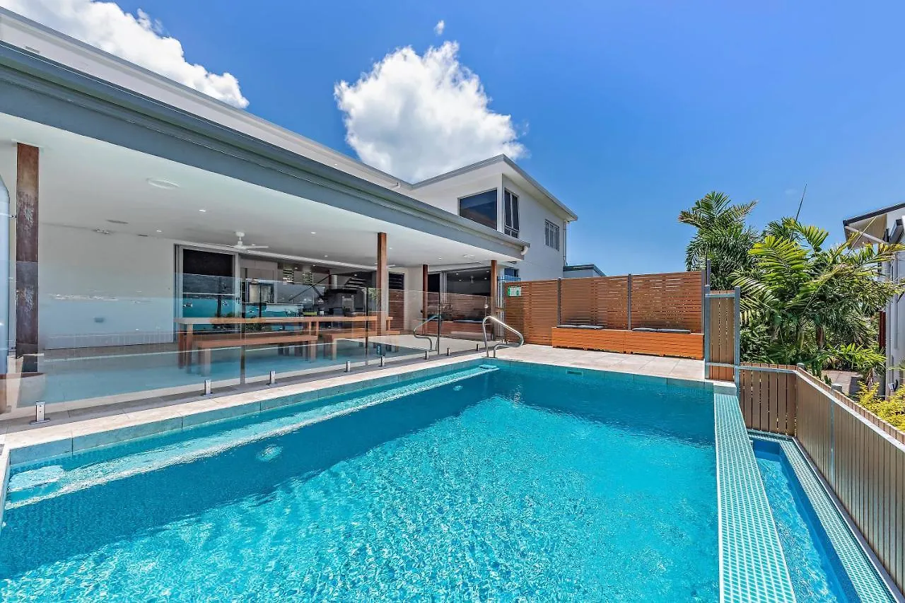 Whitsunday Living On Hillcrest Villa Airlie Beach Holiday home