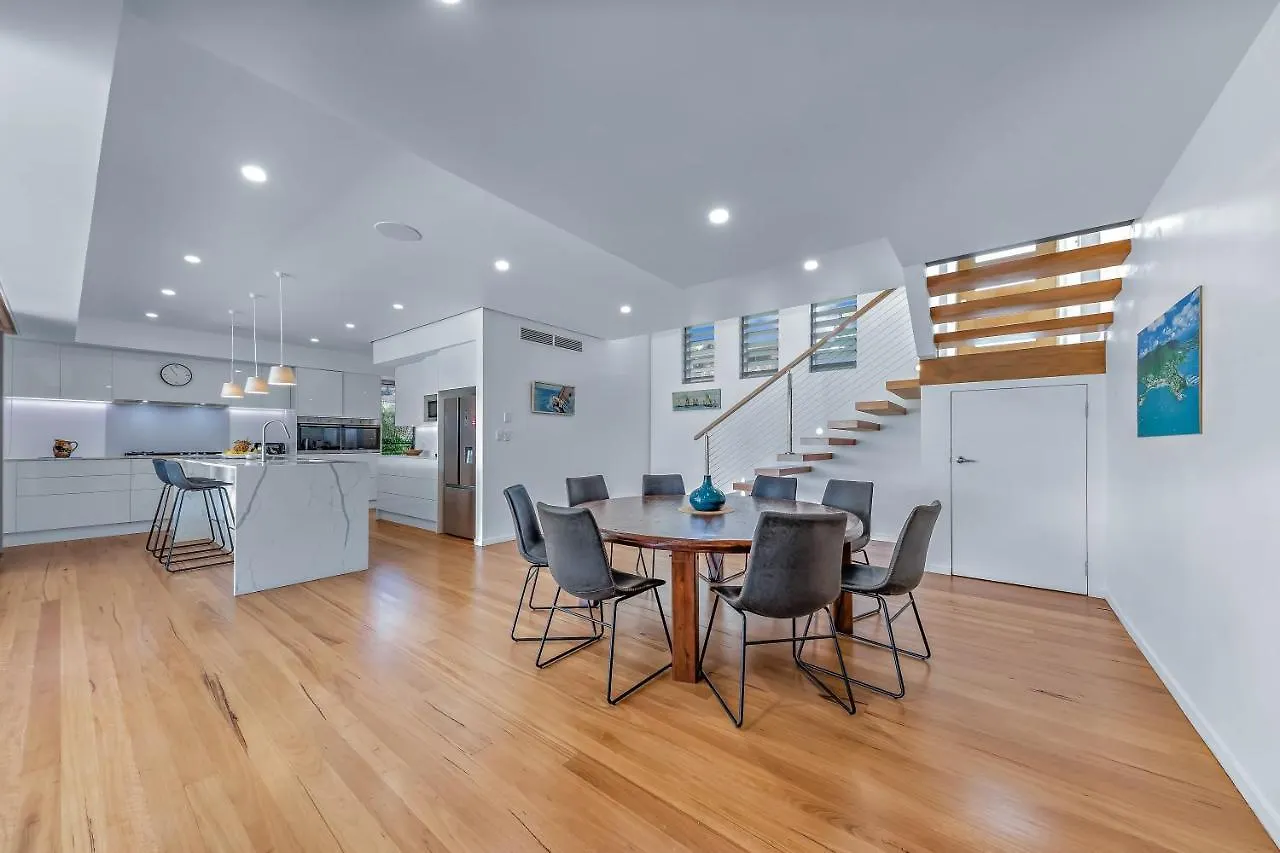 Whitsunday Living On Hillcrest Villa Airlie Beach Holiday home