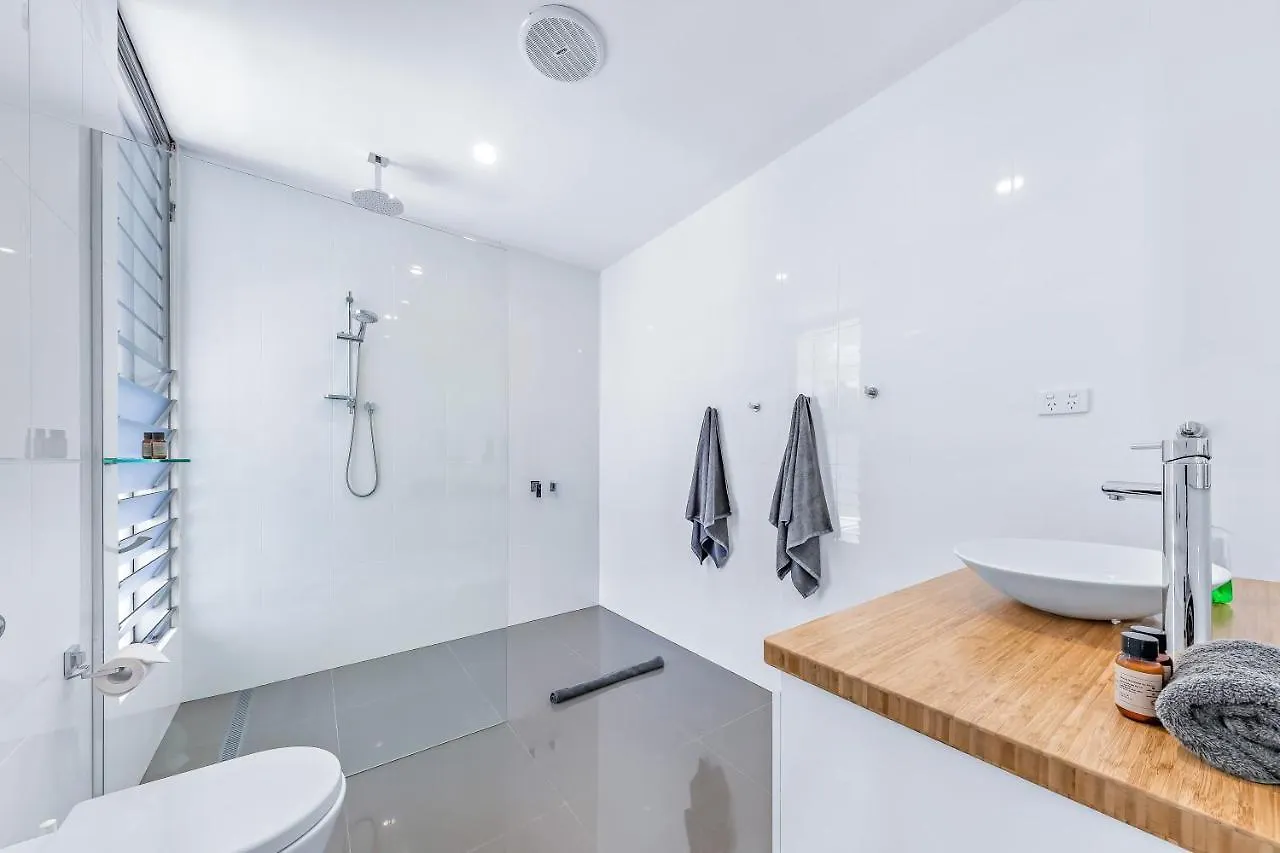 Whitsunday Living On Hillcrest Villa Airlie Beach 0*,