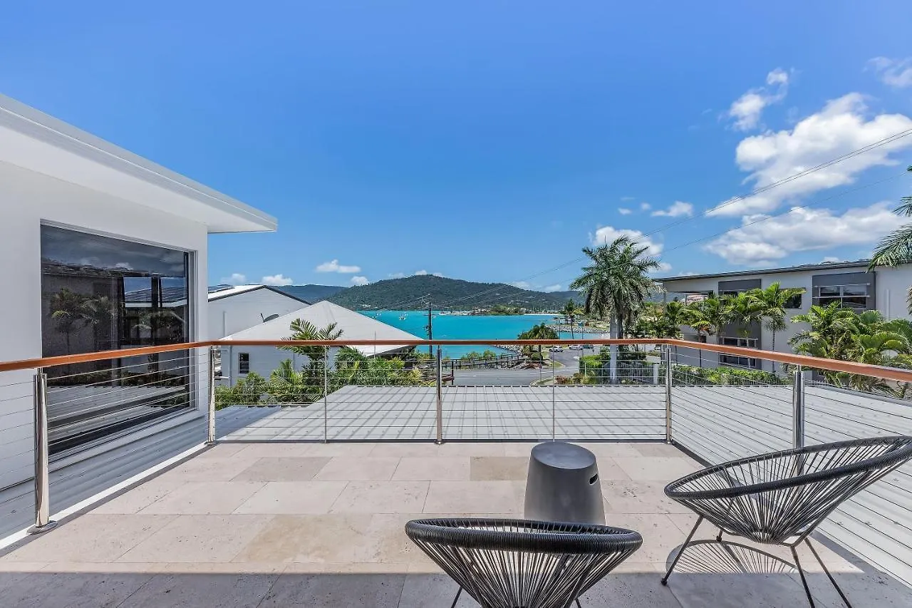 Whitsunday Living On Hillcrest Villa Airlie Beach 0*,
