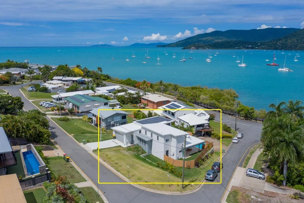Holiday home Whitsunday Living On Hillcrest Villa Airlie Beach